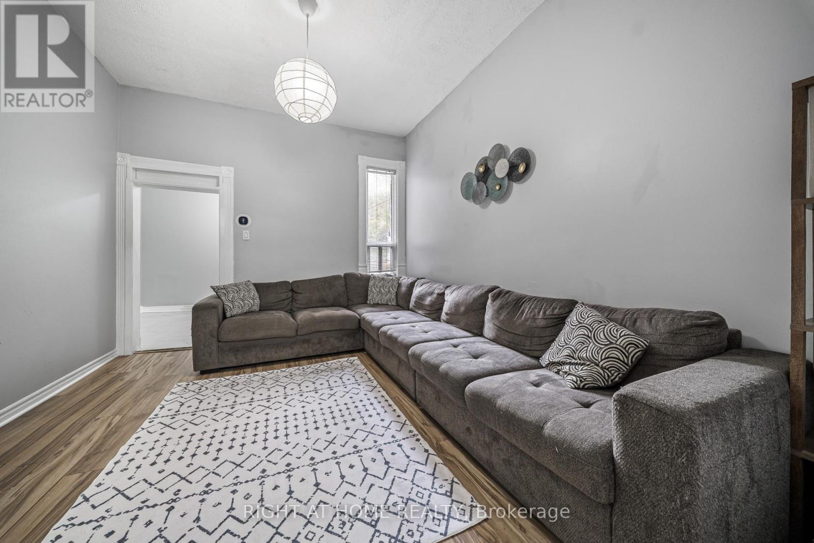 138 Osler Street — photo 4