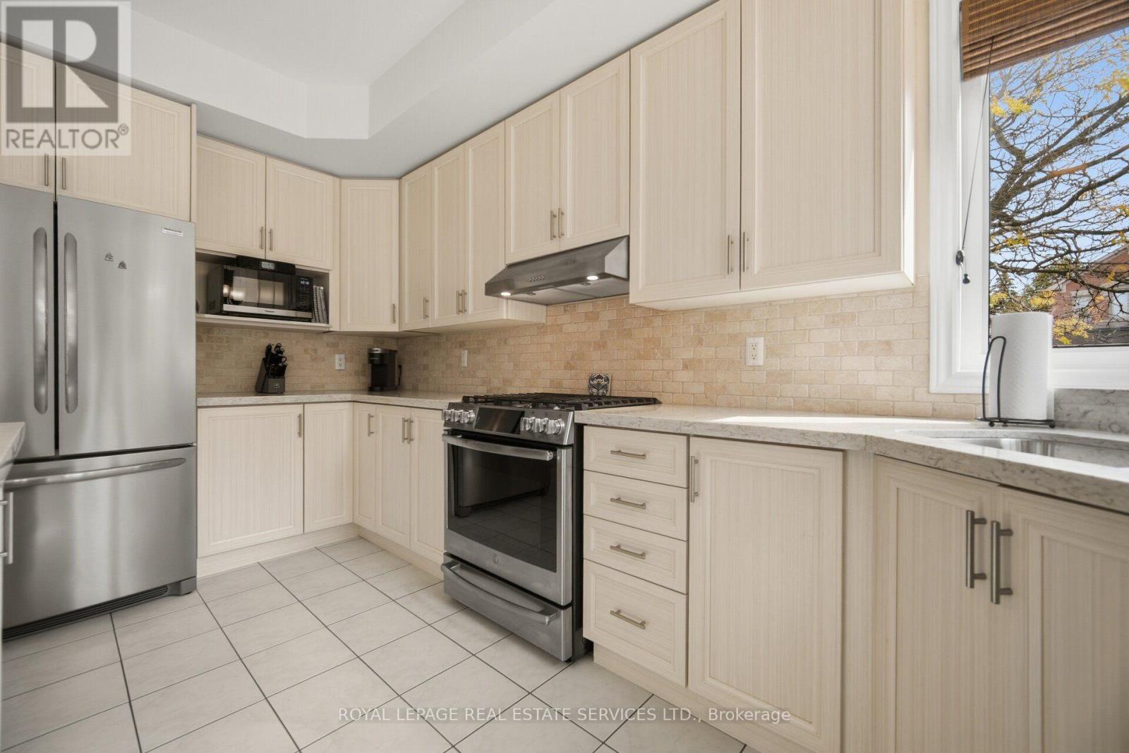 1600 Glenvista Drive, Oakville, ON photo 11