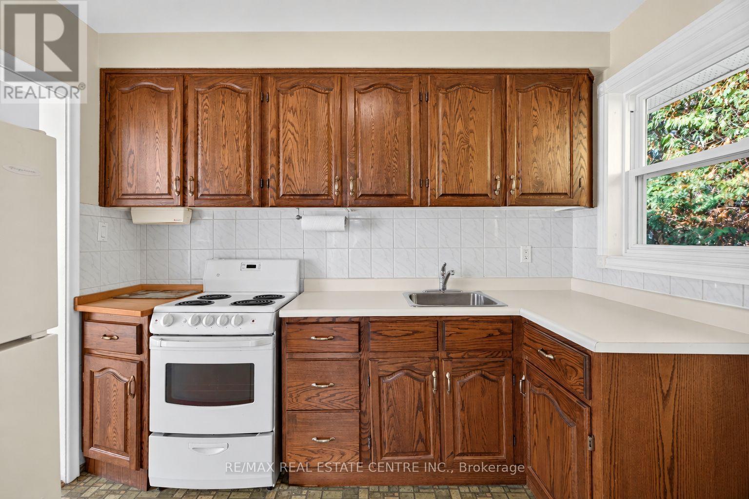 226 Elmwood Crescent, Milton, ON photo 10