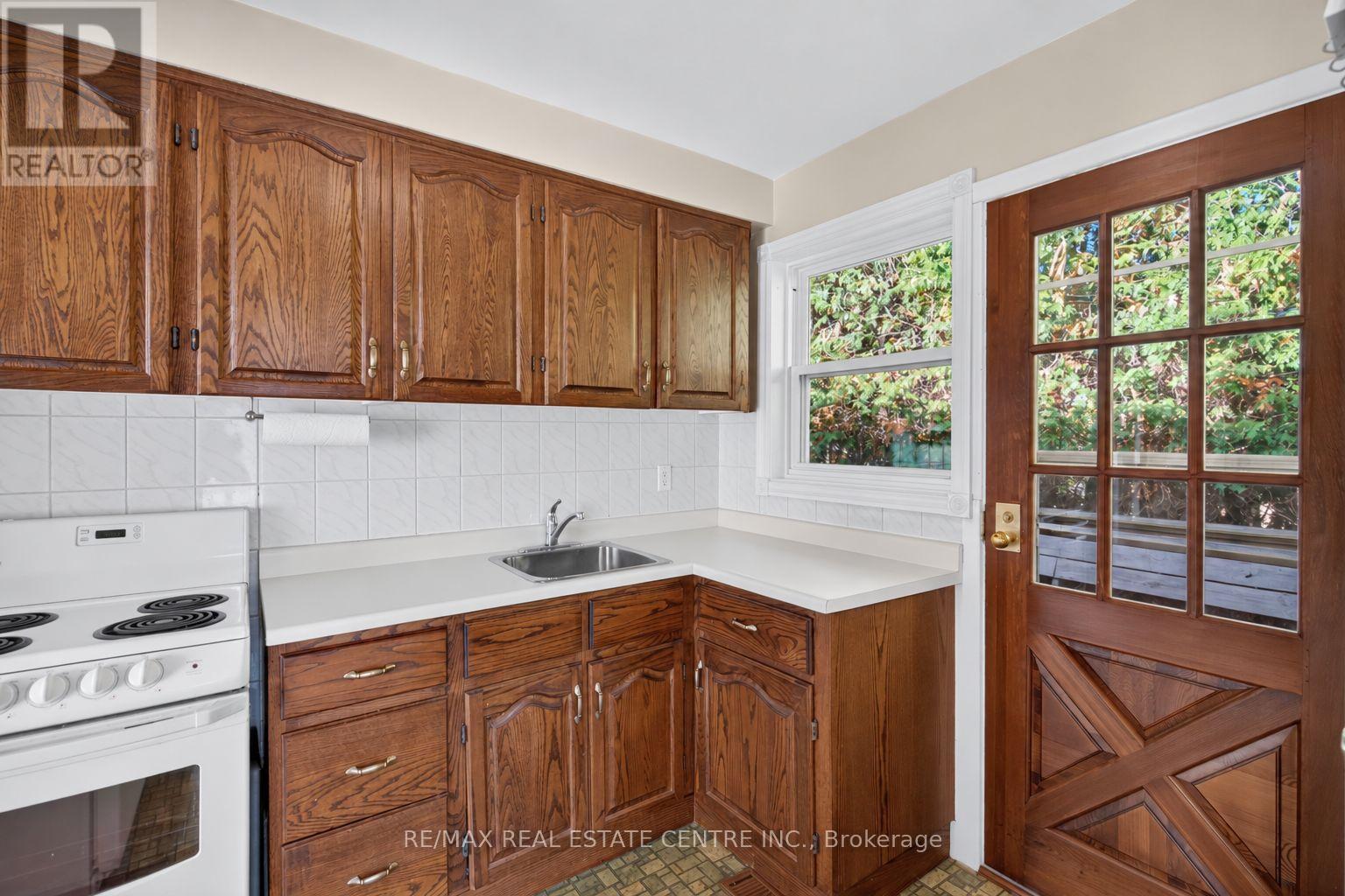 226 Elmwood Crescent, Milton, ON photo 11
