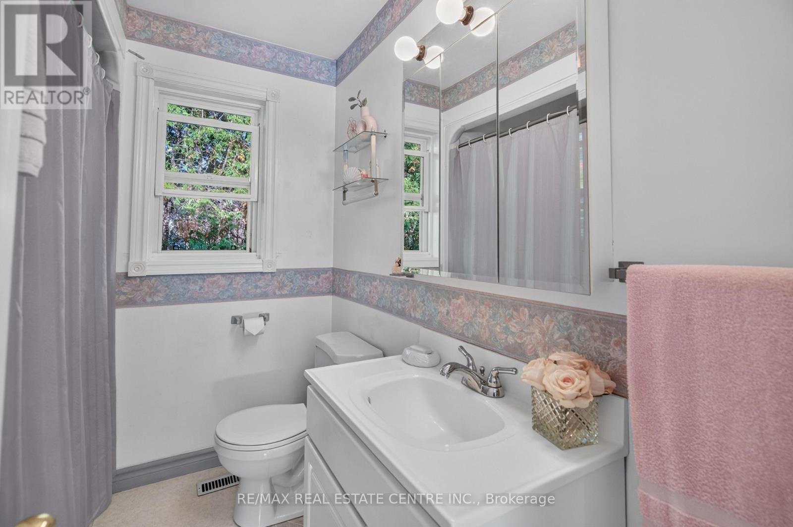 226 Elmwood Crescent, Milton, ON photo 13