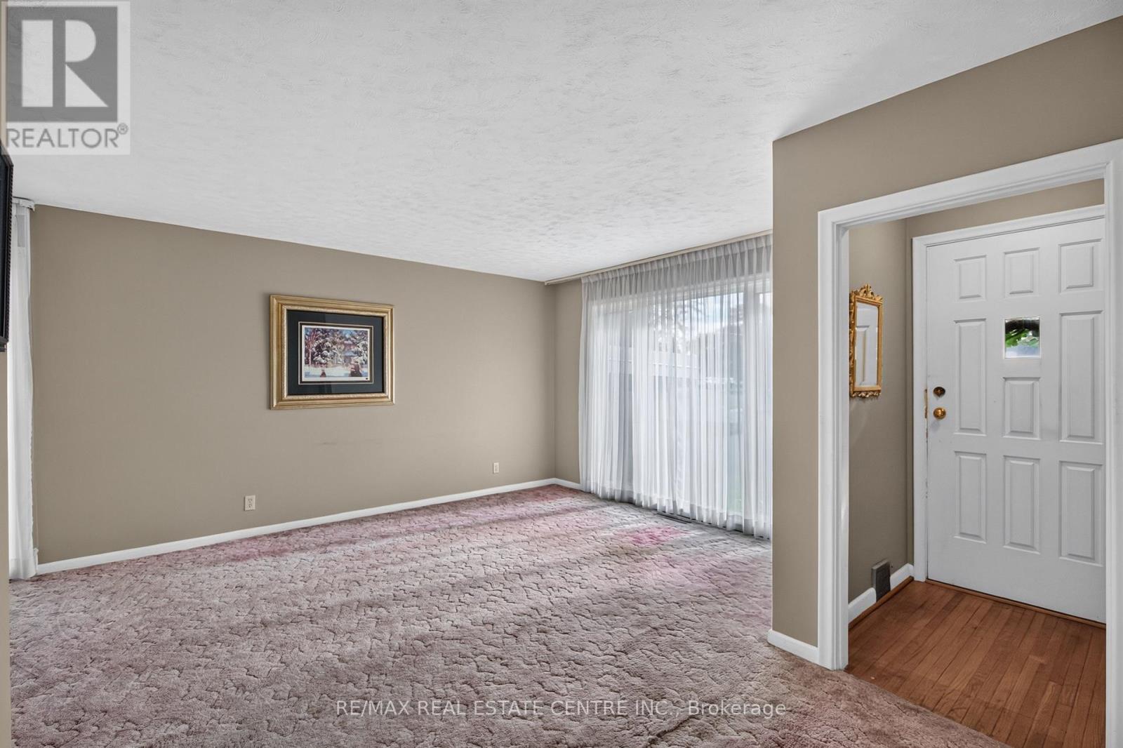 226 Elmwood Crescent, Milton, ON photo 5