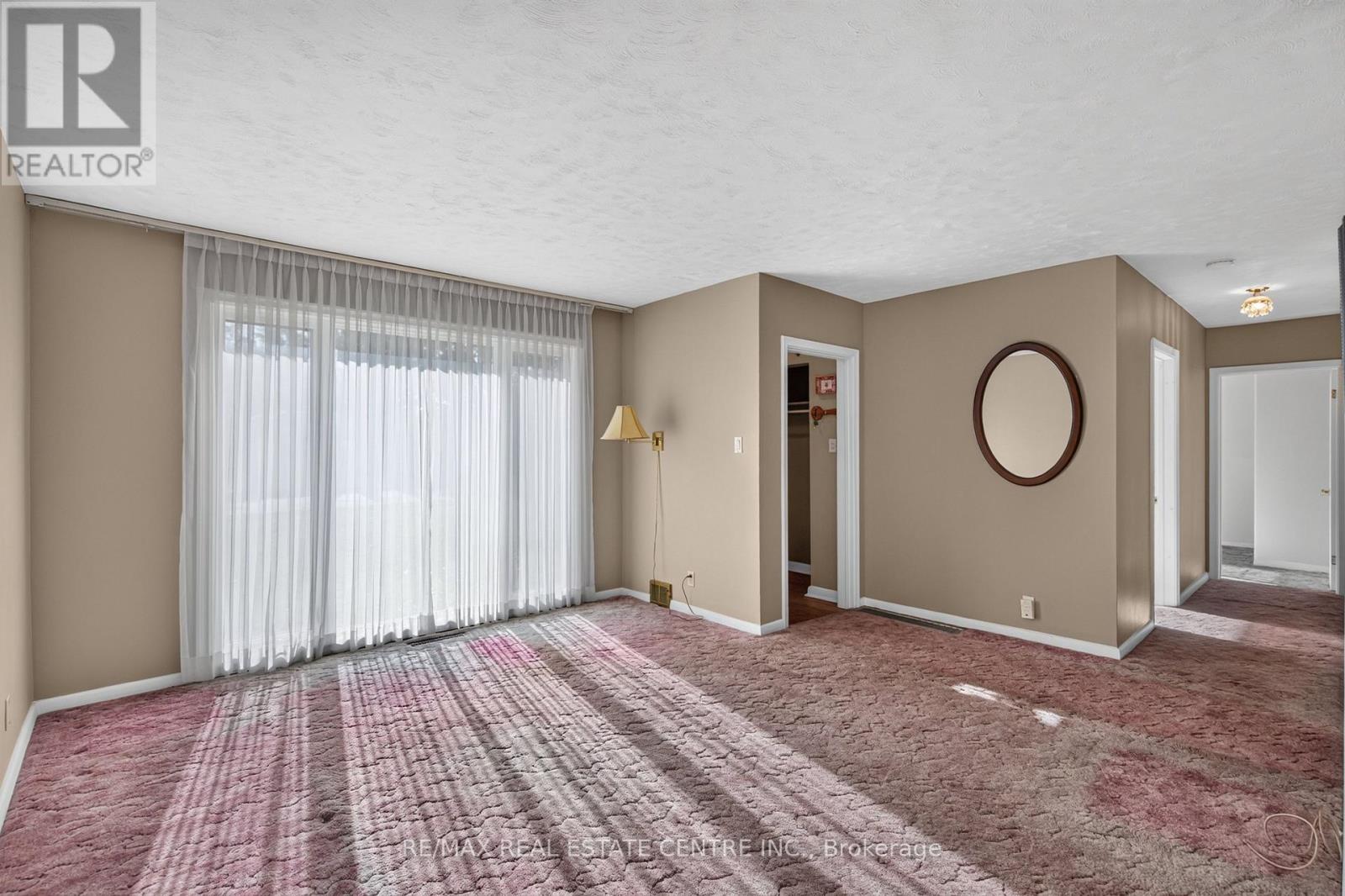 226 Elmwood Crescent, Milton, ON photo 6