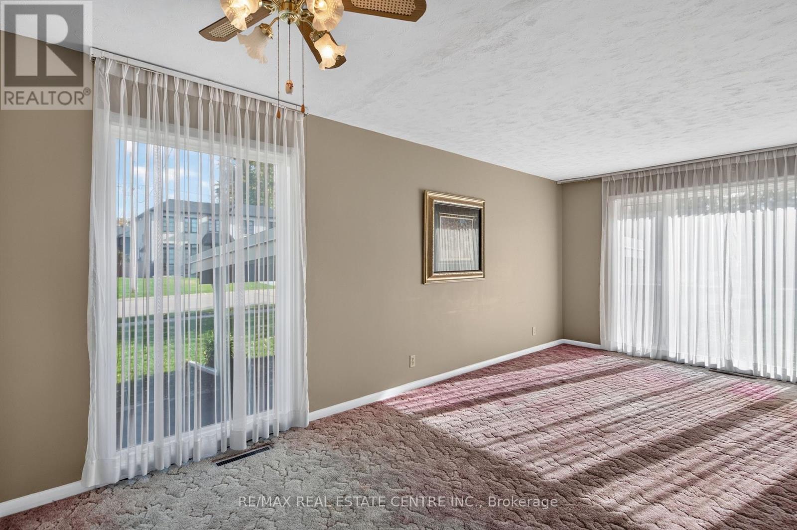 226 Elmwood Crescent, Milton, ON photo 7