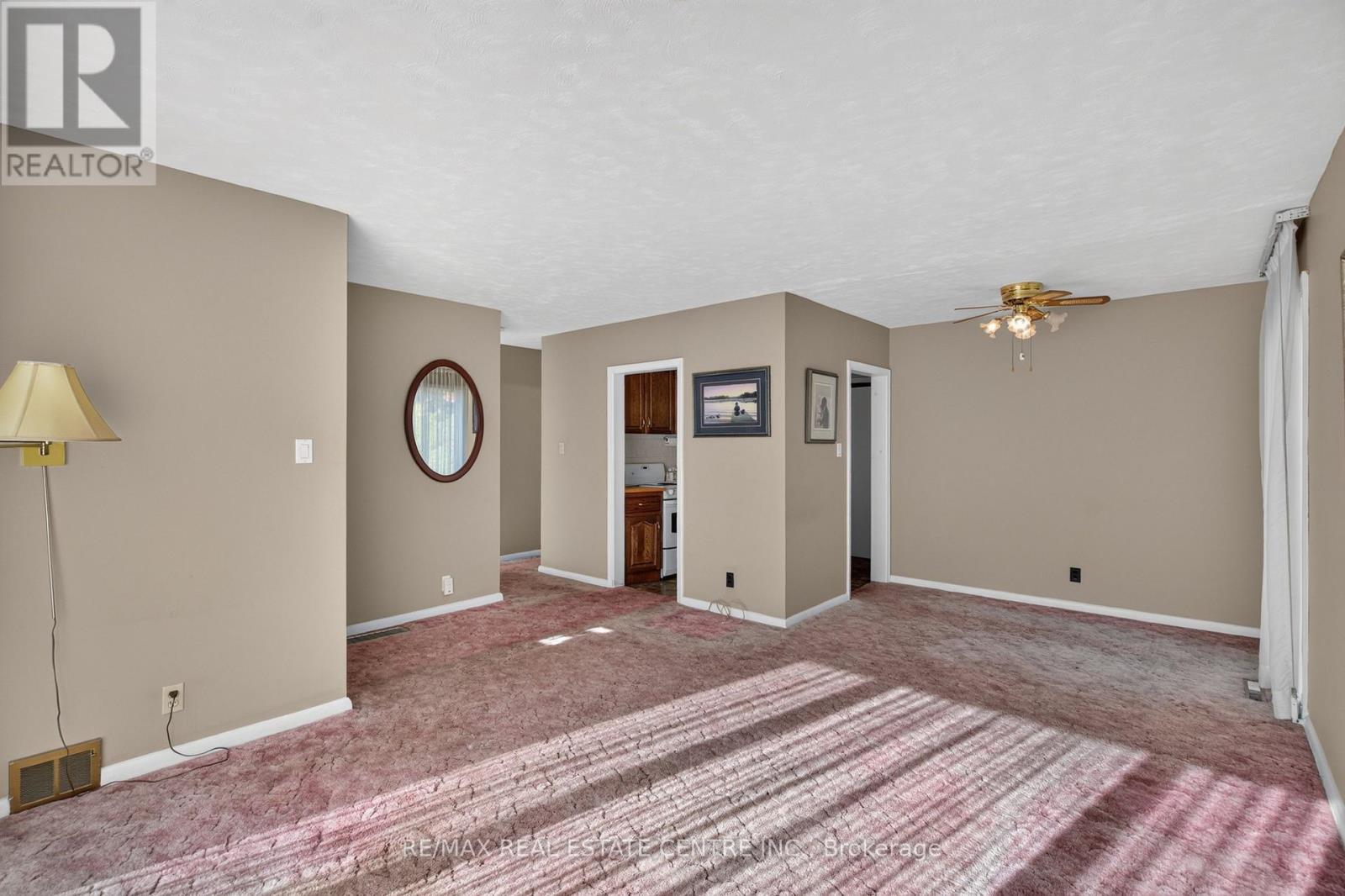 226 Elmwood Crescent, Milton, ON photo 8