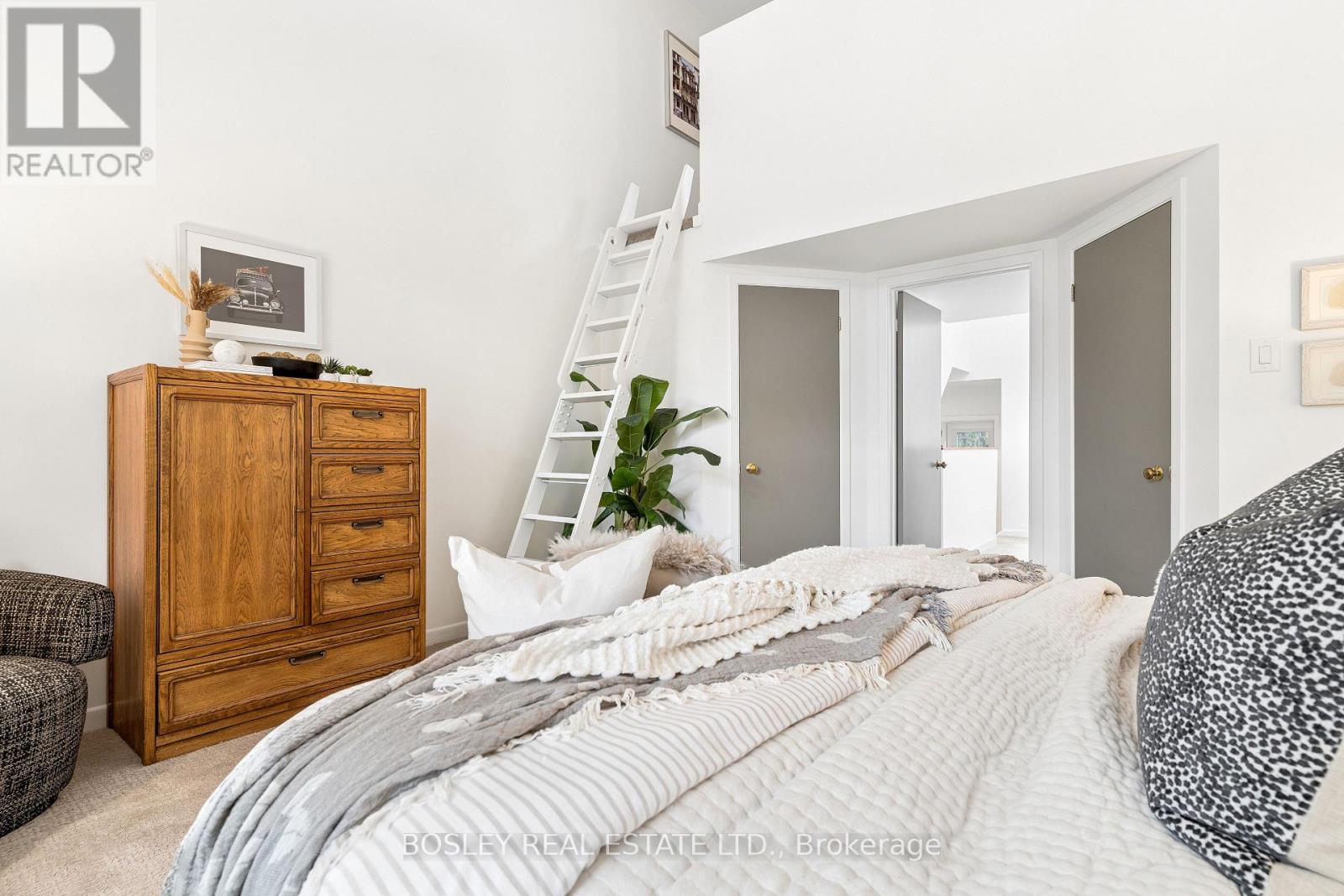 37 Hillsview Avenue, Toronto, ON photo 19