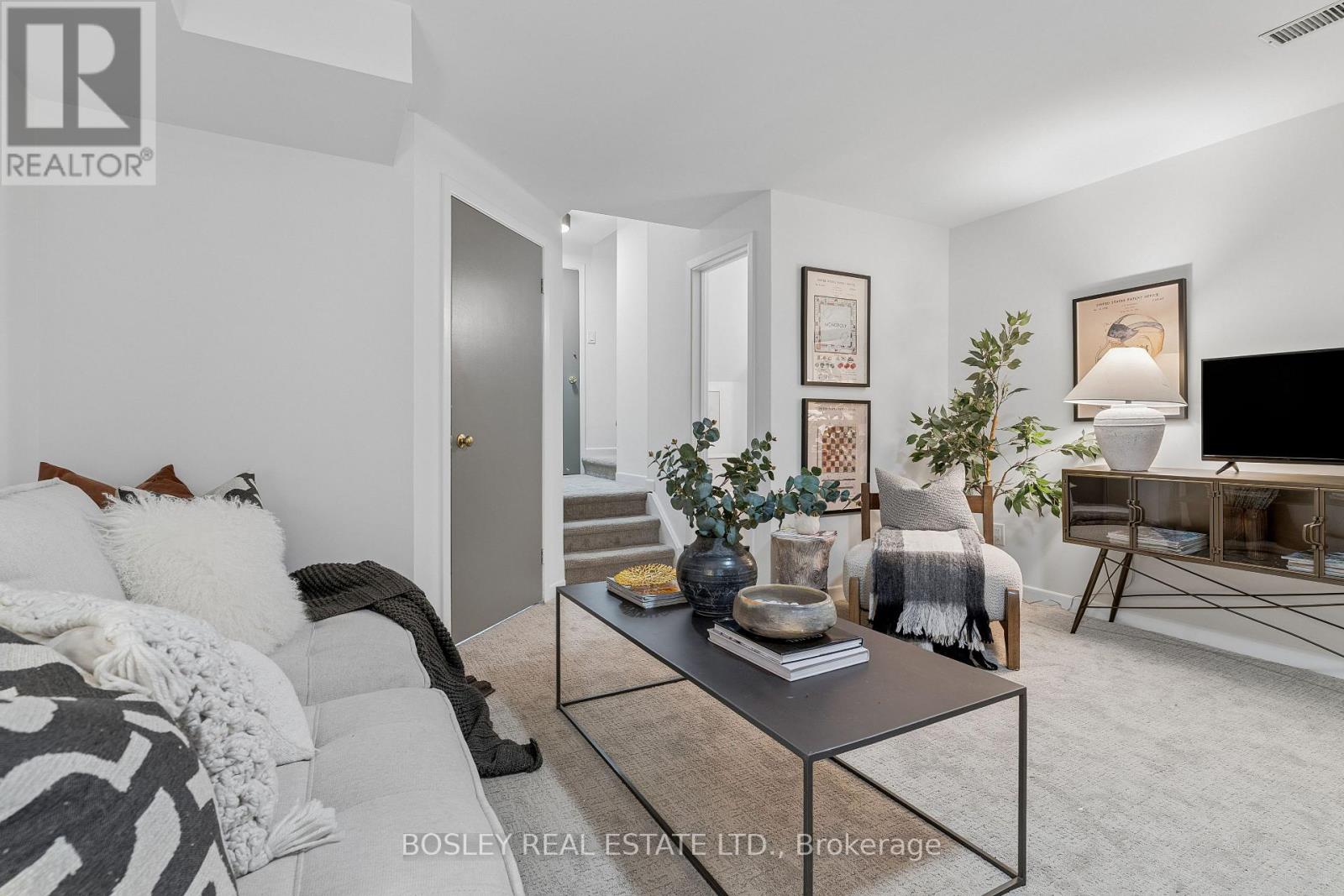 37 Hillsview Avenue, Toronto, ON photo 34