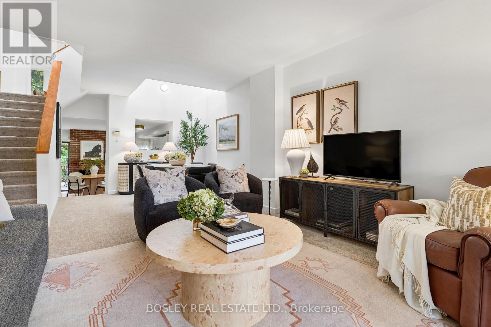37 Hillsview Avenue — photo 4