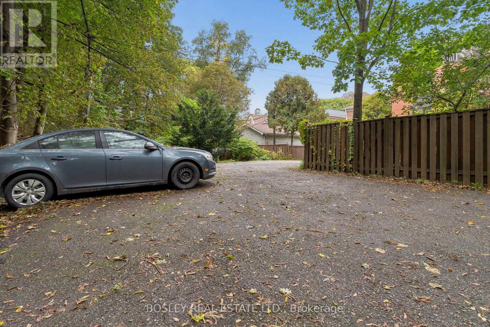37 Hillsview Avenue, Toronto, ON photo 45