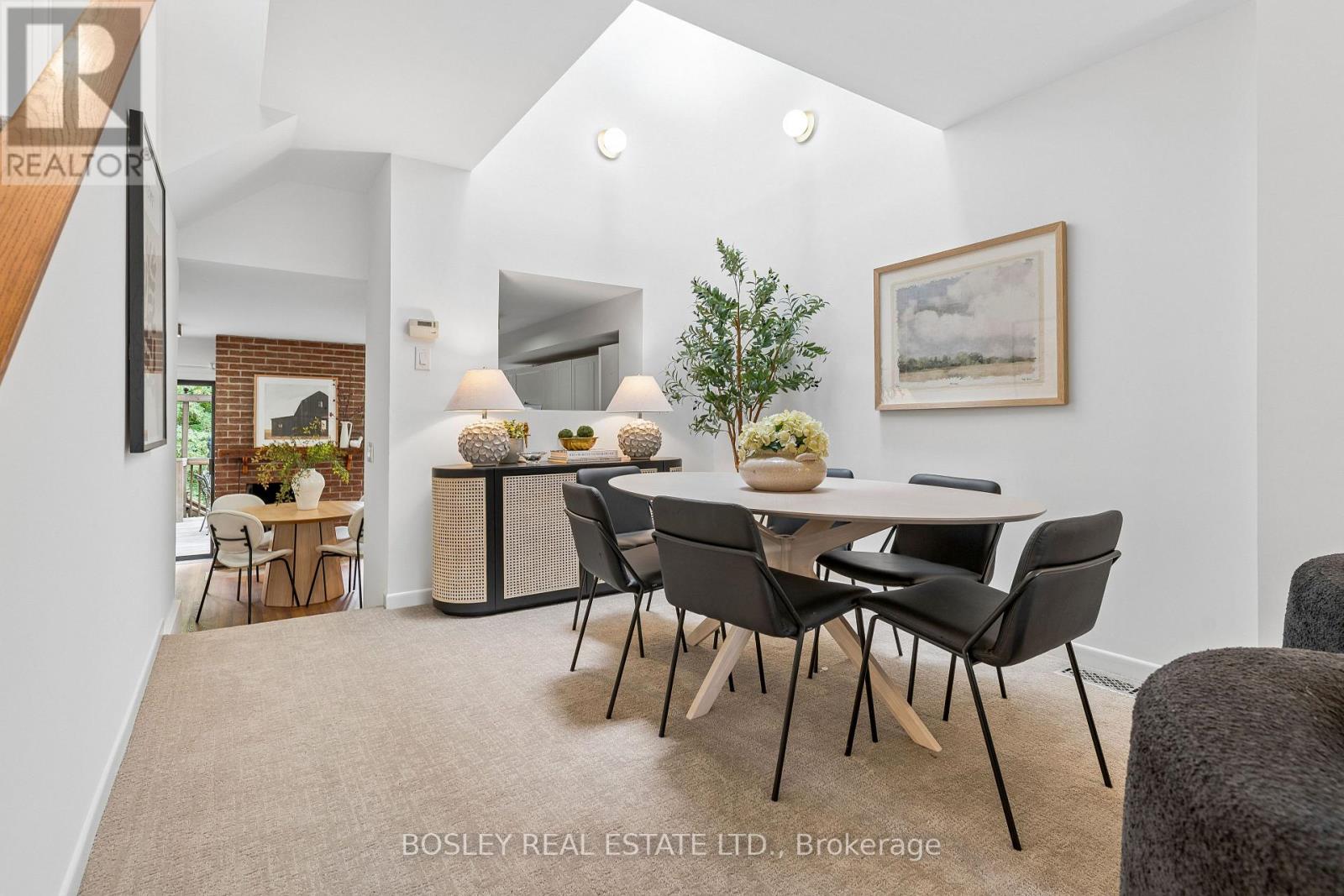 37 Hillsview Avenue, Toronto, ON photo 7