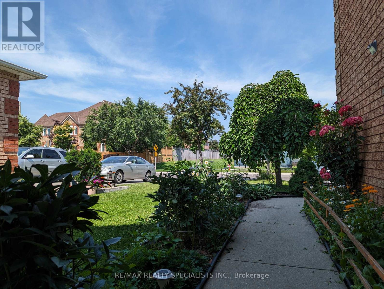 6923 Dillingwood Drive — photo 3