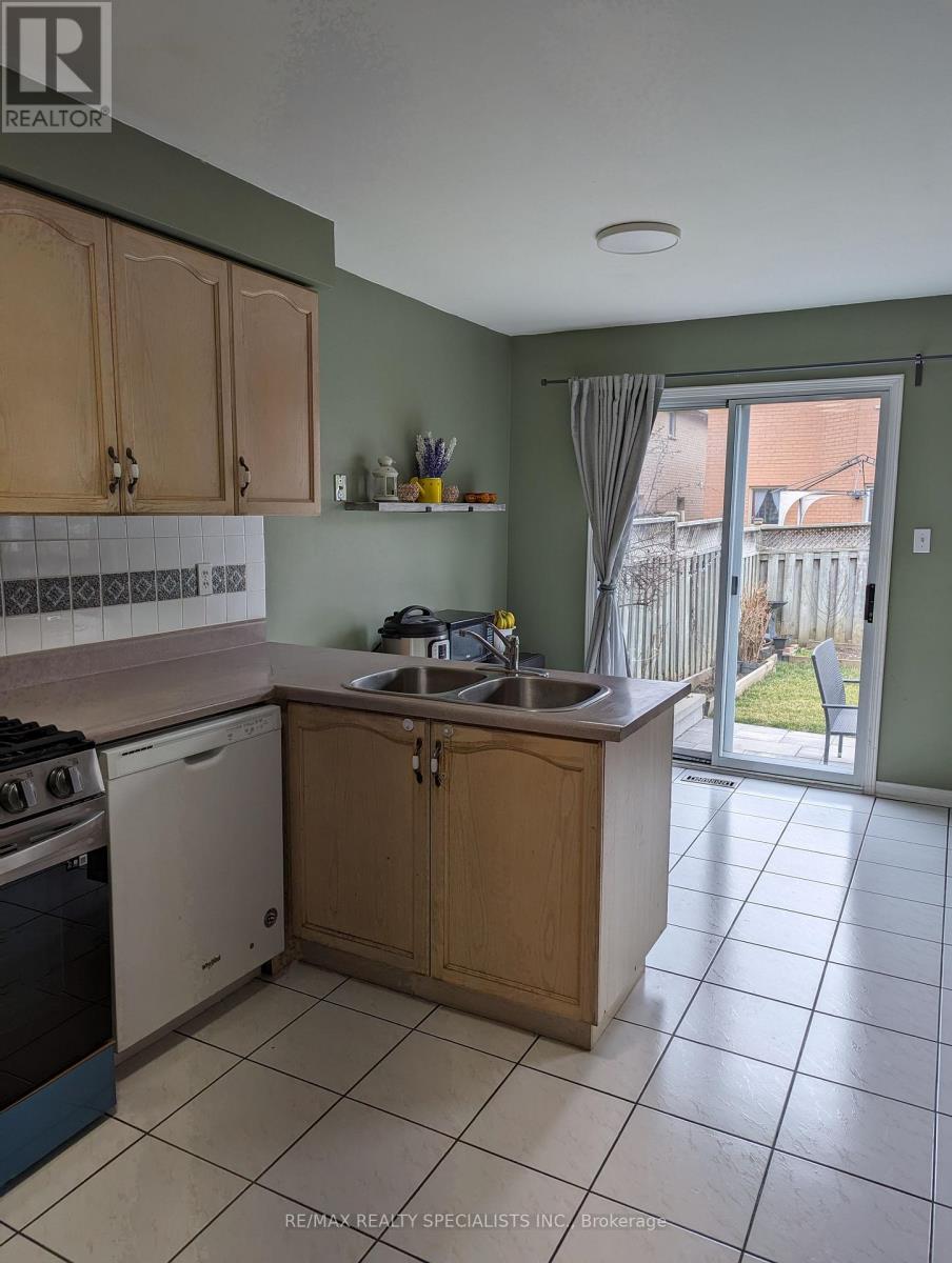 6923 Dillingwood Drive — photo 8