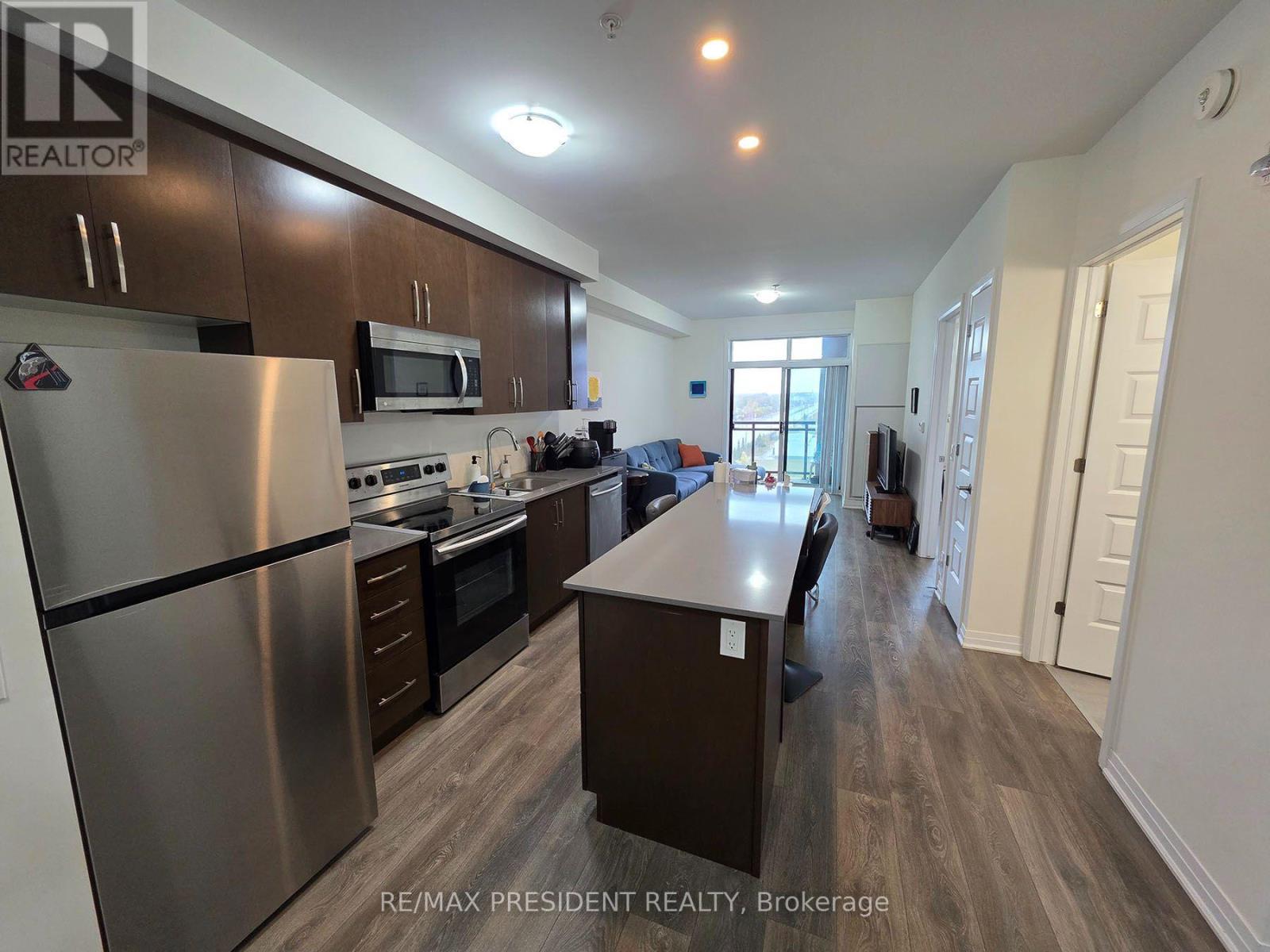 #521 1105 LEGER WAY - 2