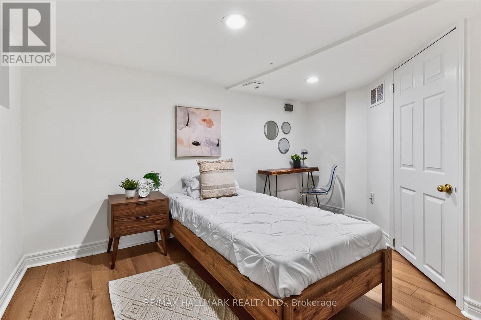 26 Pearson Avenue, Toronto, ON photo 25