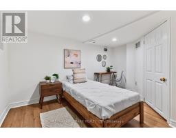26 Pearson Avenue, Toronto, ON M6R1G1 Photo 25