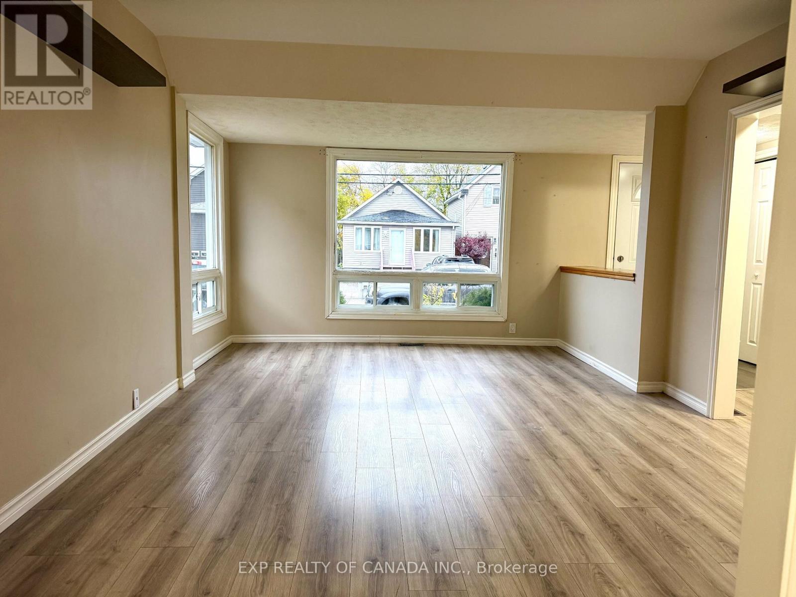 156 Maple Street South — photo 8