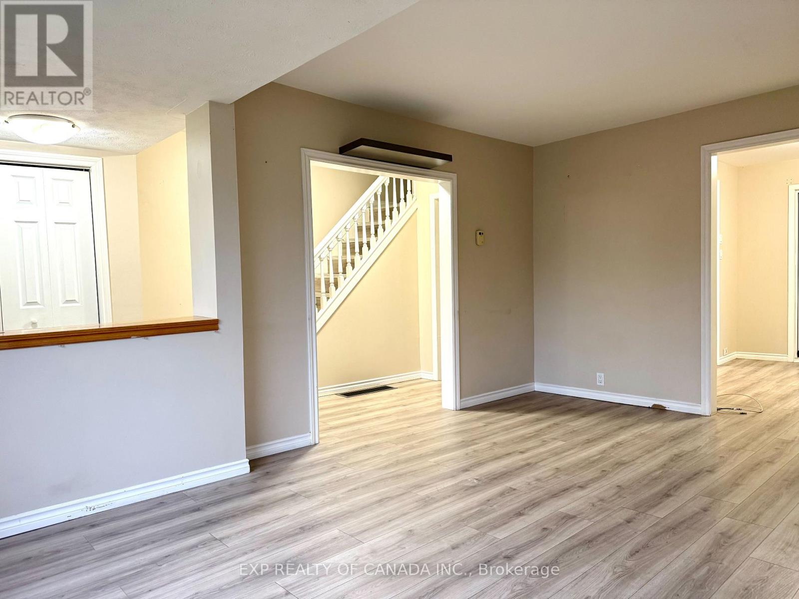 156 MAPLE STREET S - 6