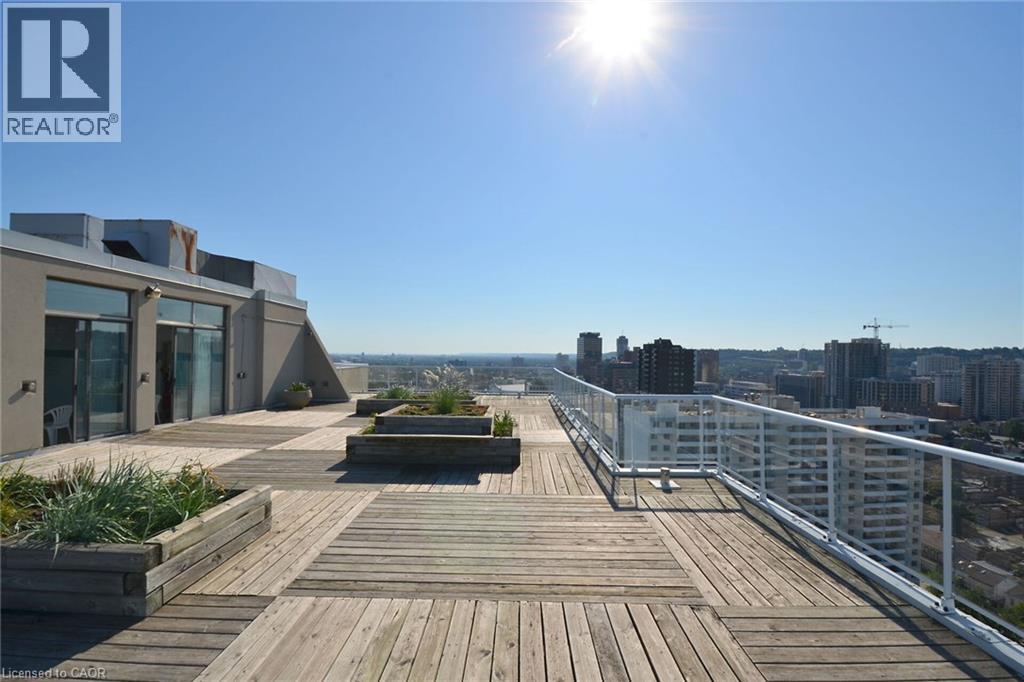 75 Queen Street North — photo 47