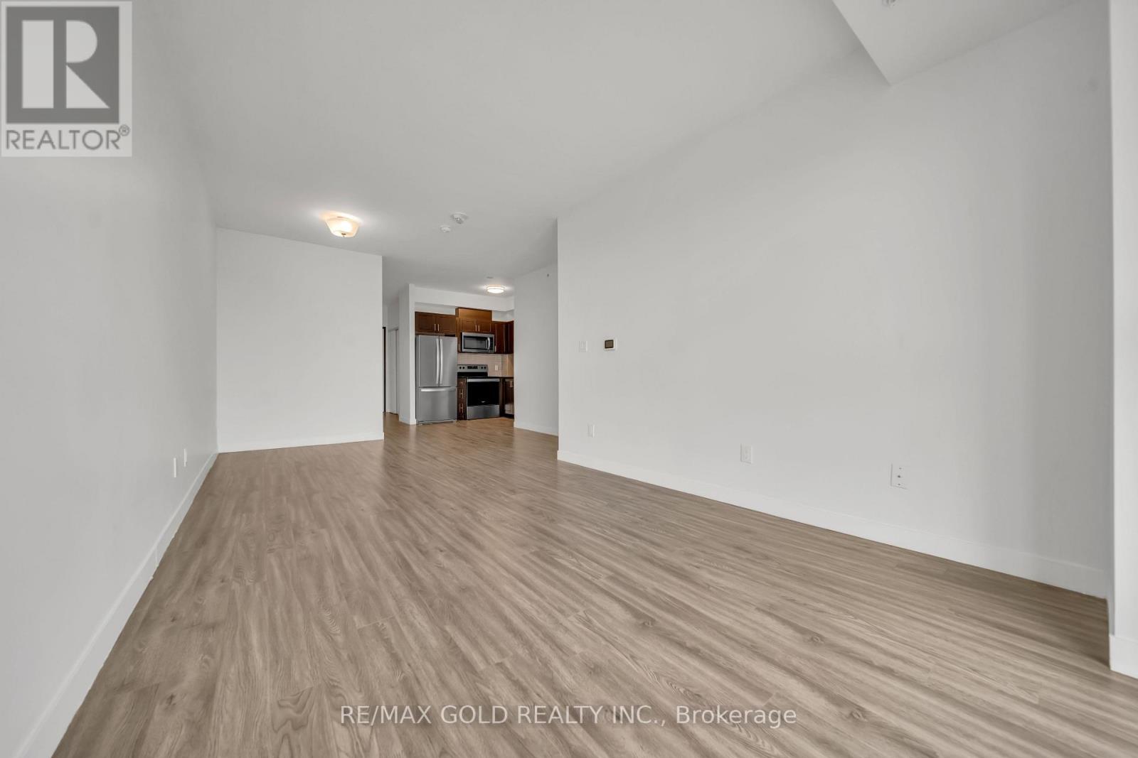 #803 128 KING STREET N - 20