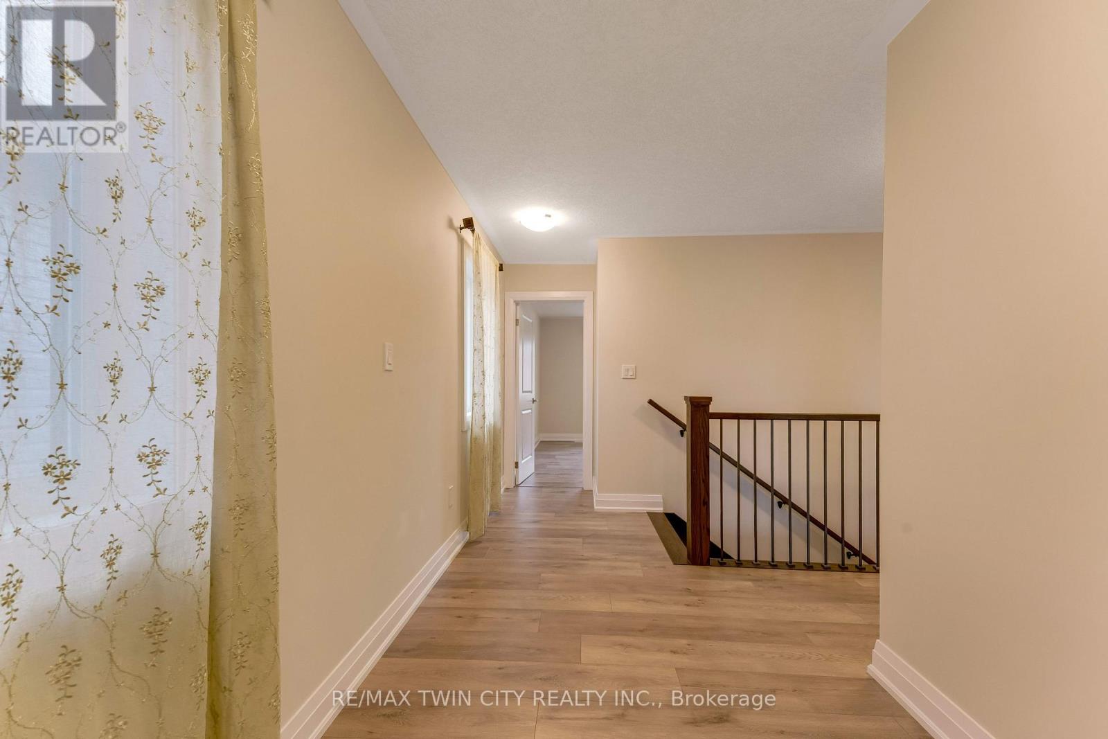 31 Jacob Detweiller Drive, Kitchener, ON photo 16