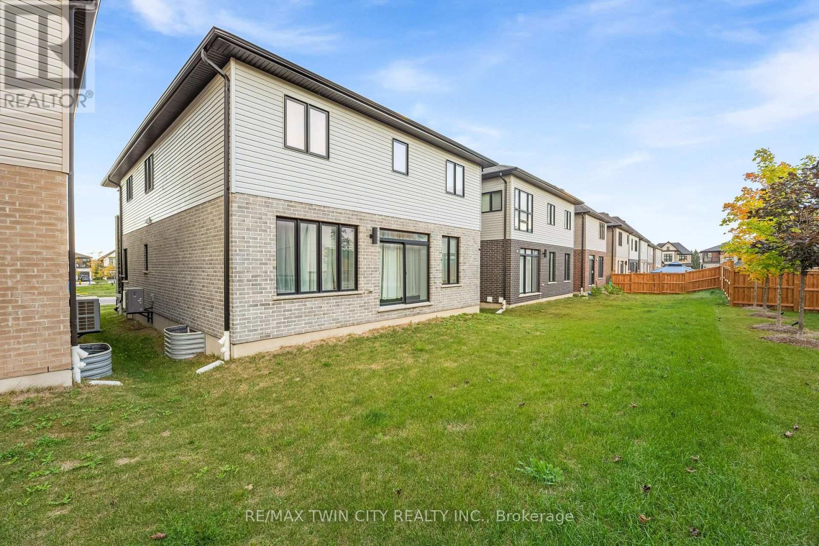 31 Jacob Detweiller Drive, Kitchener, ON photo 34