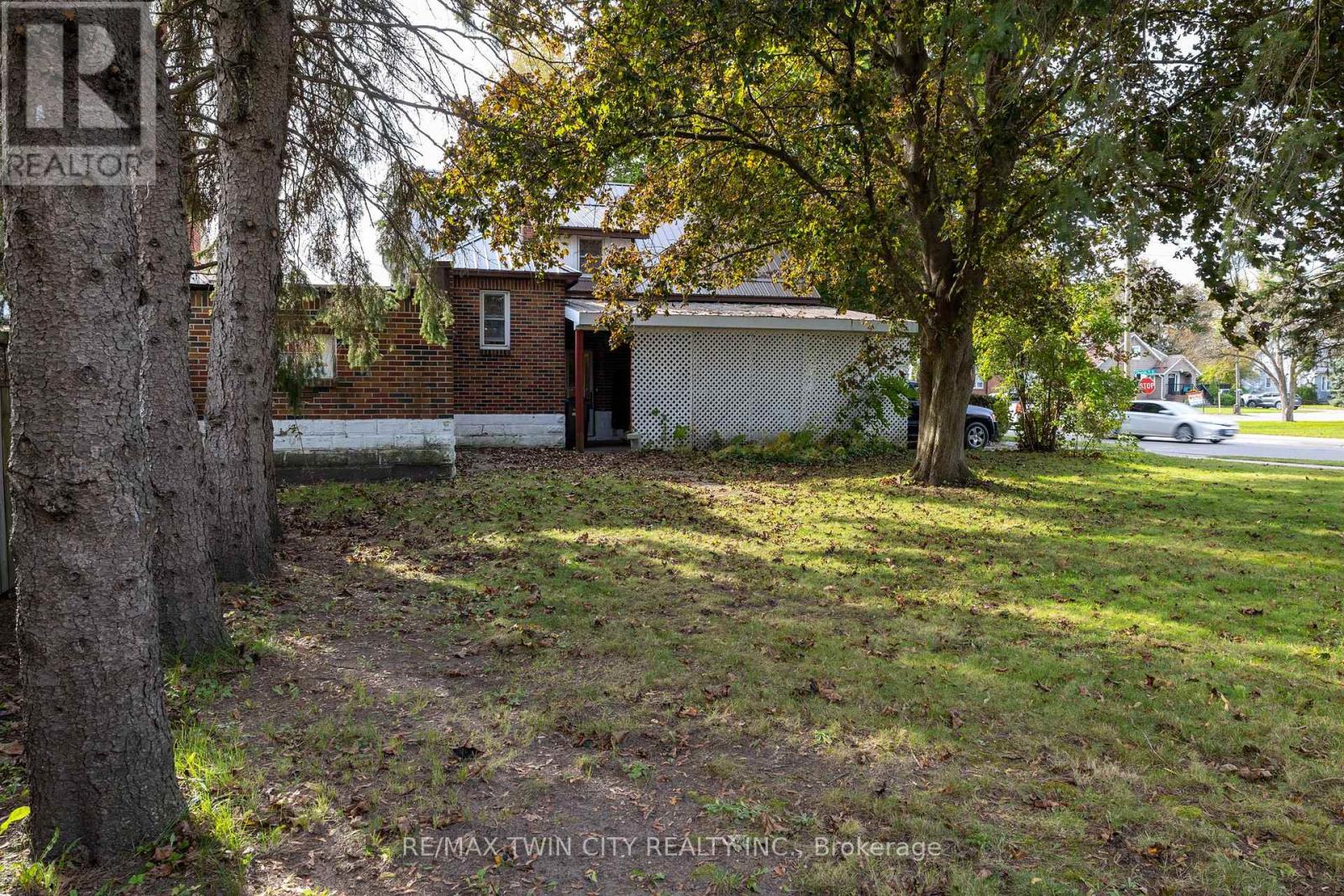 41 CHURCH Street East, Norfolk, ON photo 4