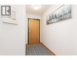 130, 75 1 Avenue S - photo 2