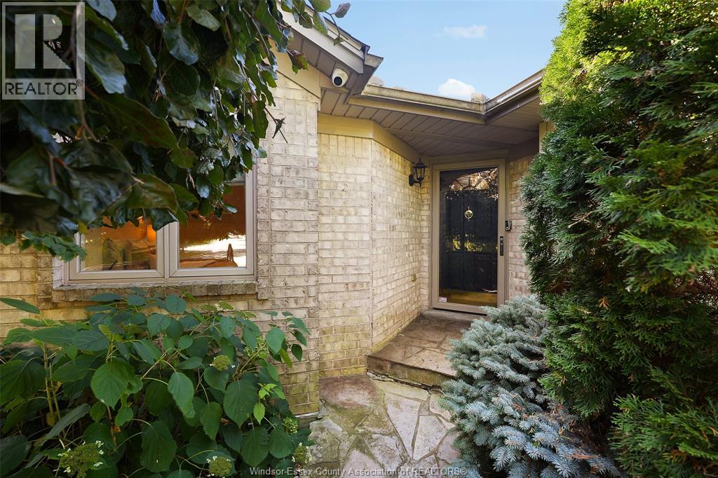 46 CHEROKEE LANE, Leamington — photo 3