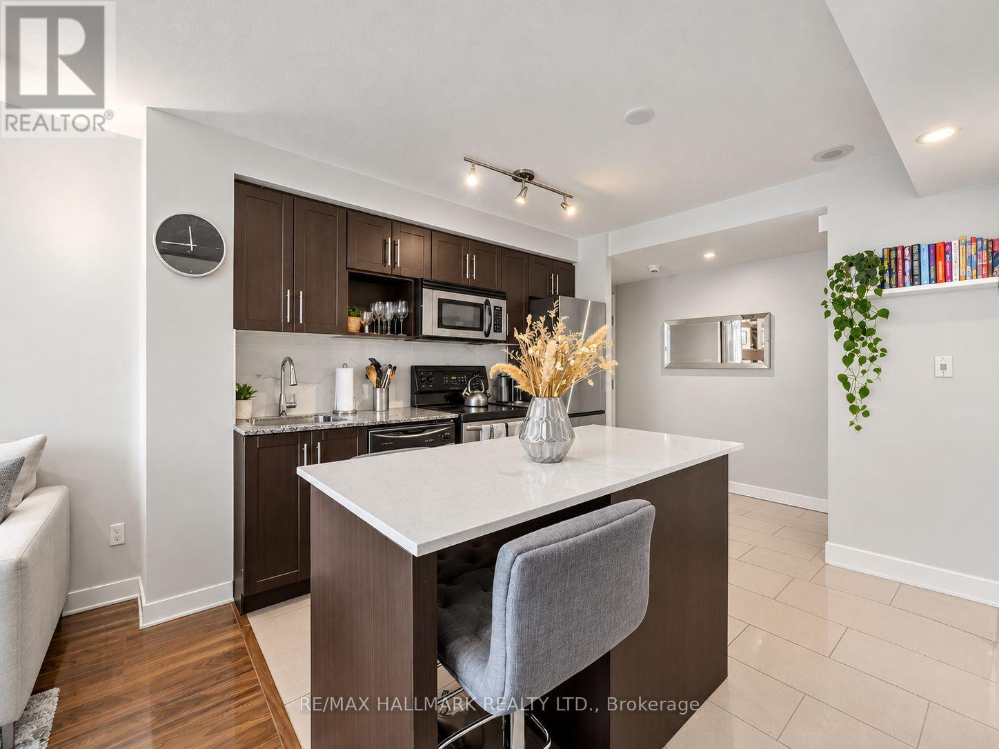 15 Fort York Boulevard — photo 8