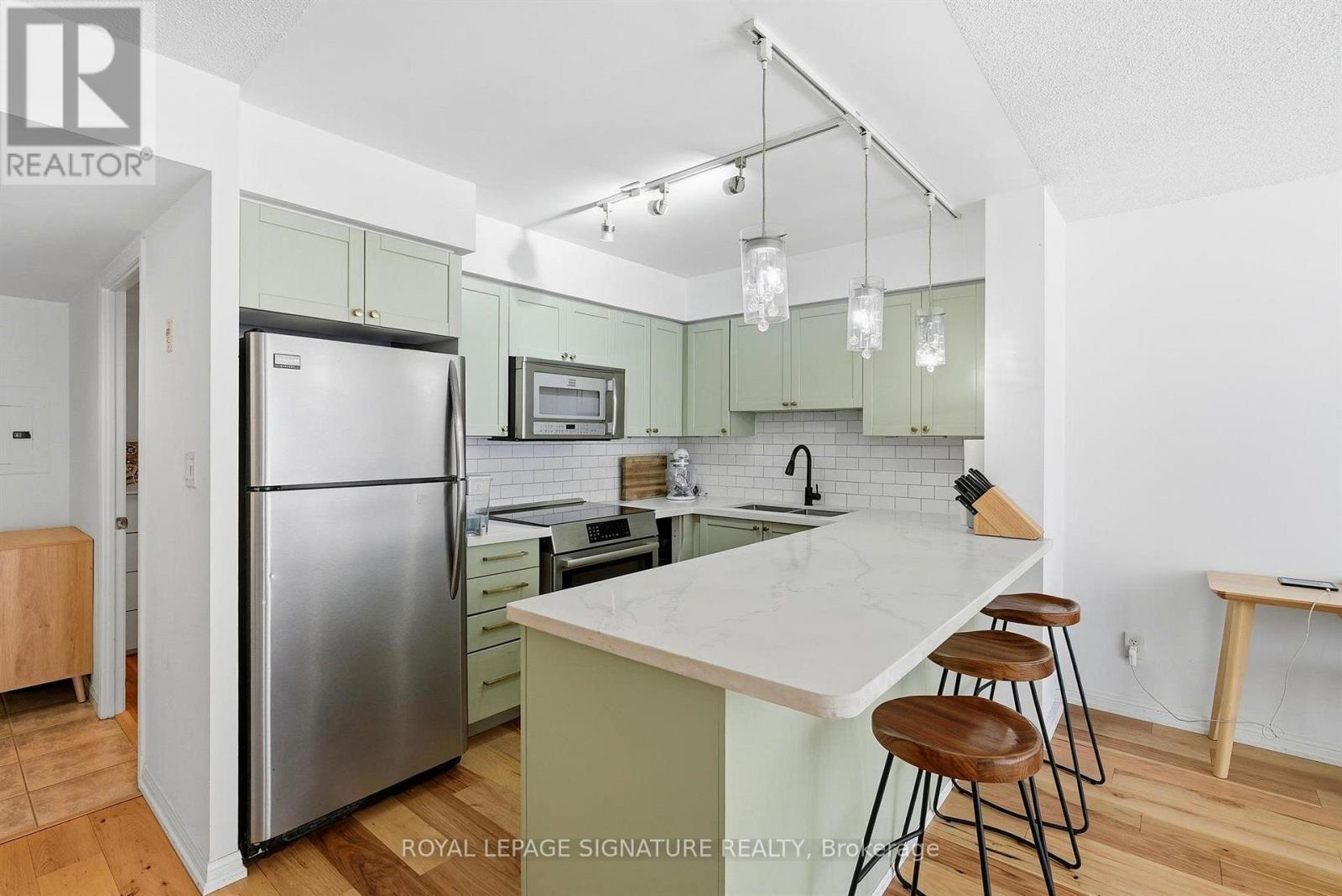 1000 King Street West — photo 14