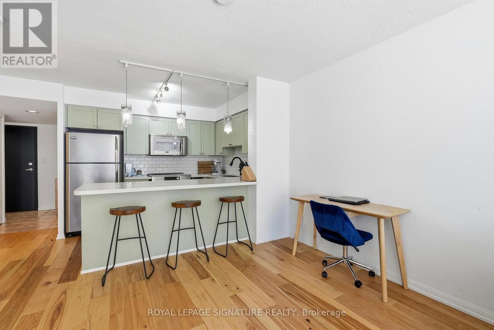 1000 King Street West — photo 11