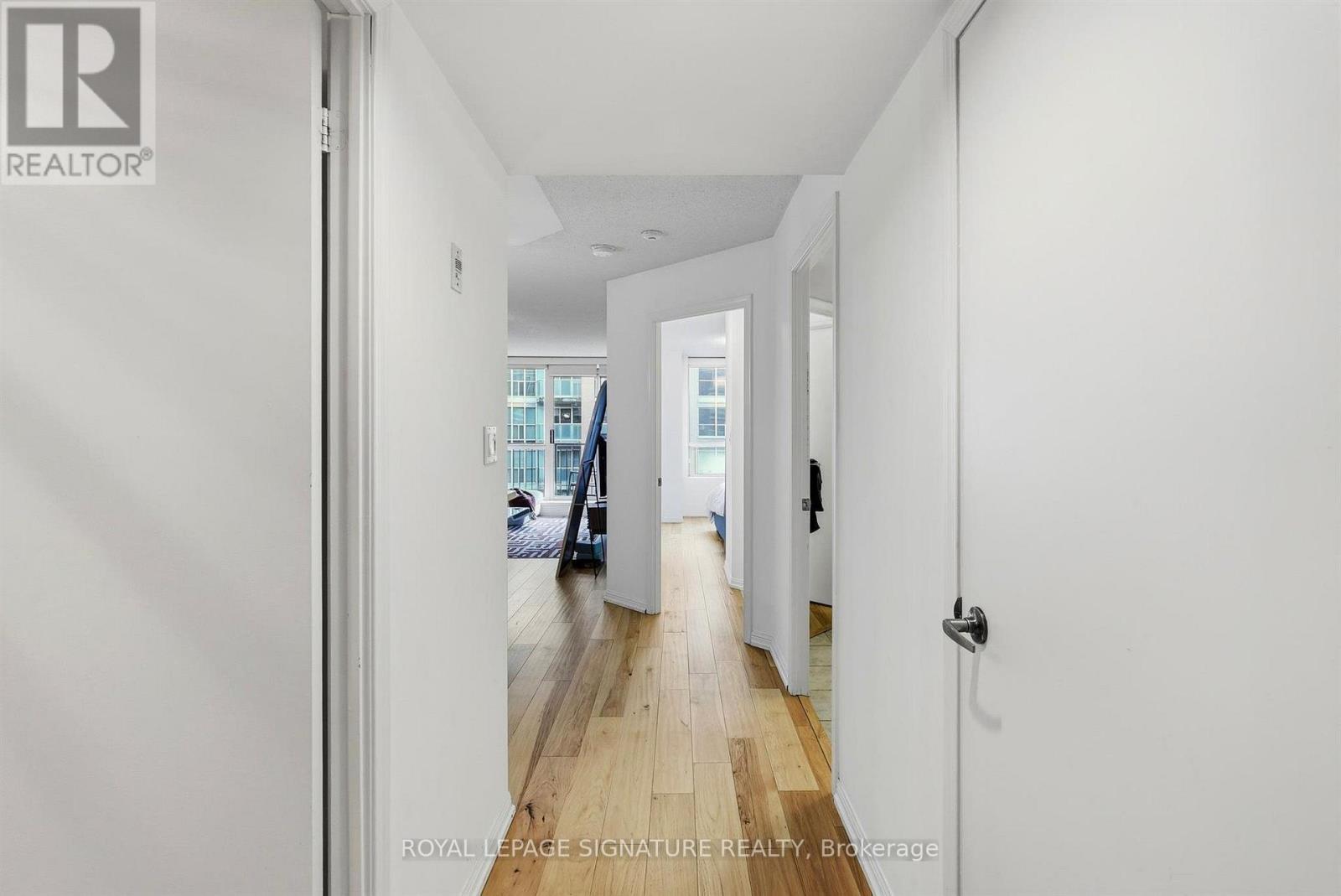 1000 King Street West — photo 34