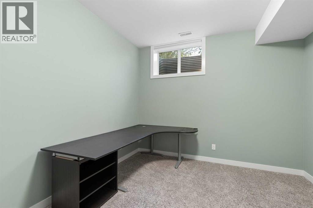 2207 32 Avenue SW - Image 37