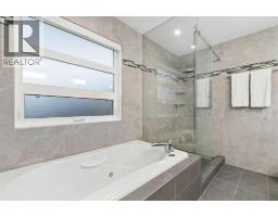 2207 32 Avenue SW - photo 19