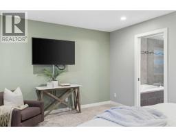 2207 32 Avenue SW - photo 17
