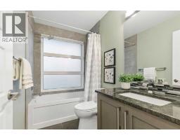 2207 32 Avenue SW - photo 22