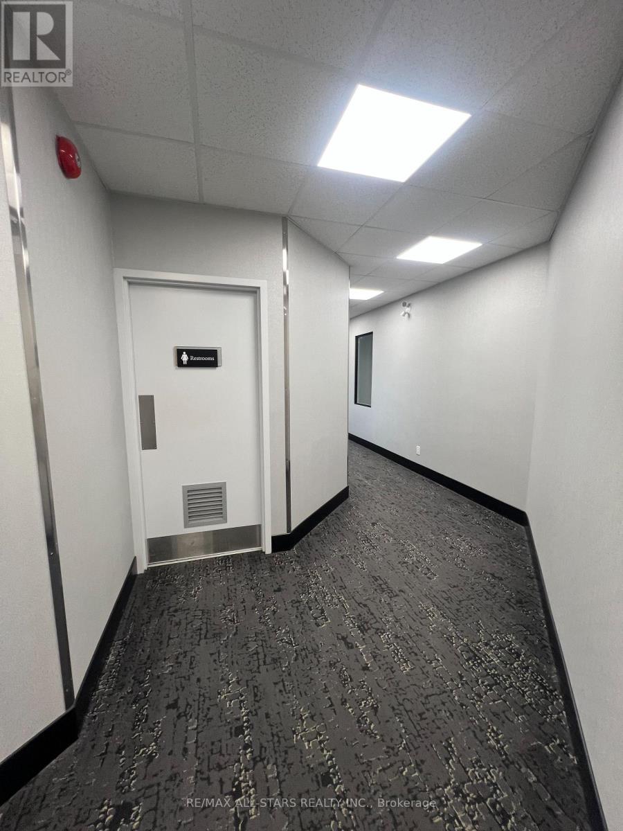 29 Toronto Street South — photo 3