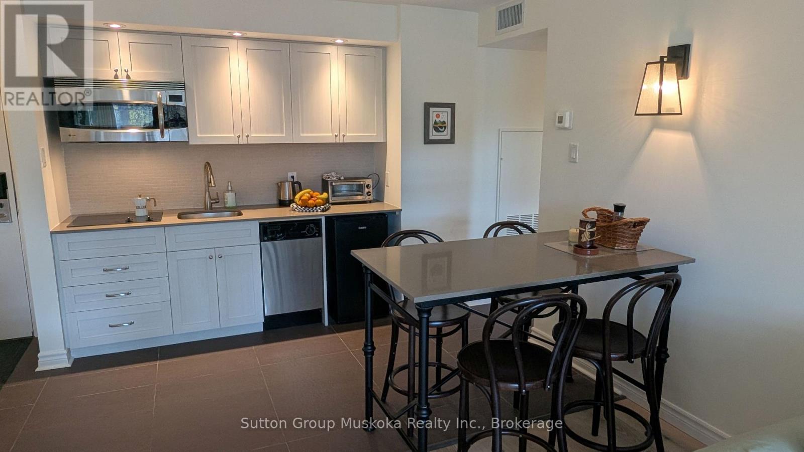 52-205 Deerhurst Drive — photo 7