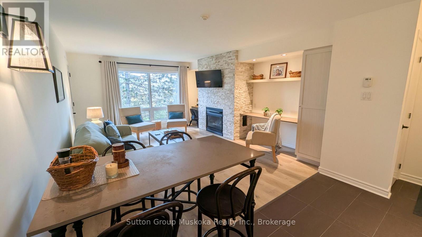 52-205 Deerhurst Drive — photo 3