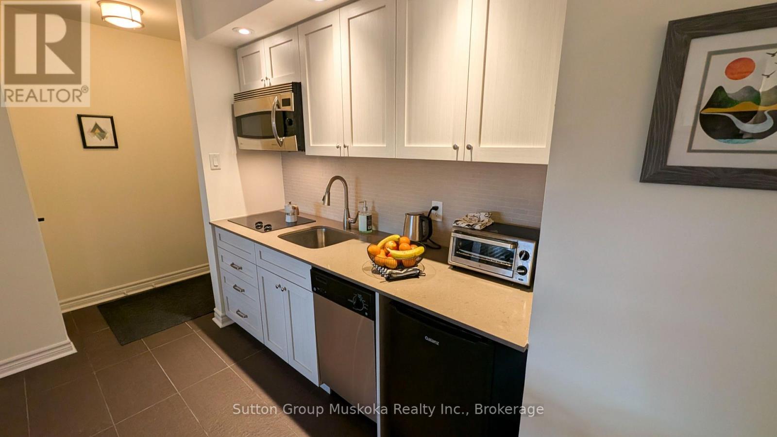 52-205 Deerhurst Drive — photo 8