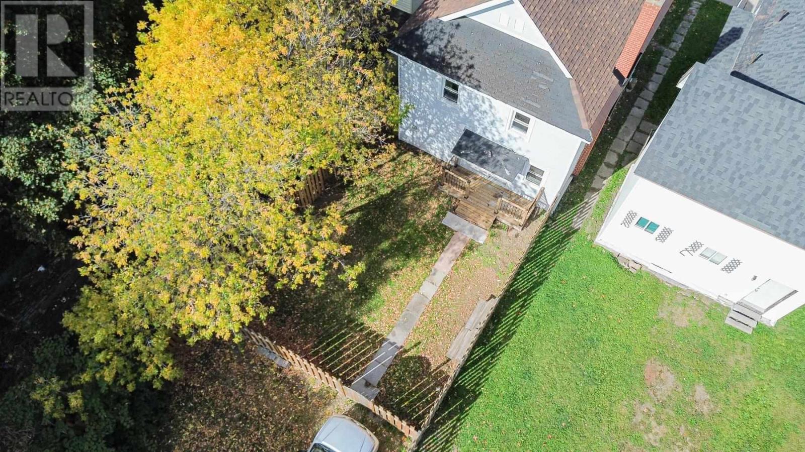 182 Dennis St — photo 11