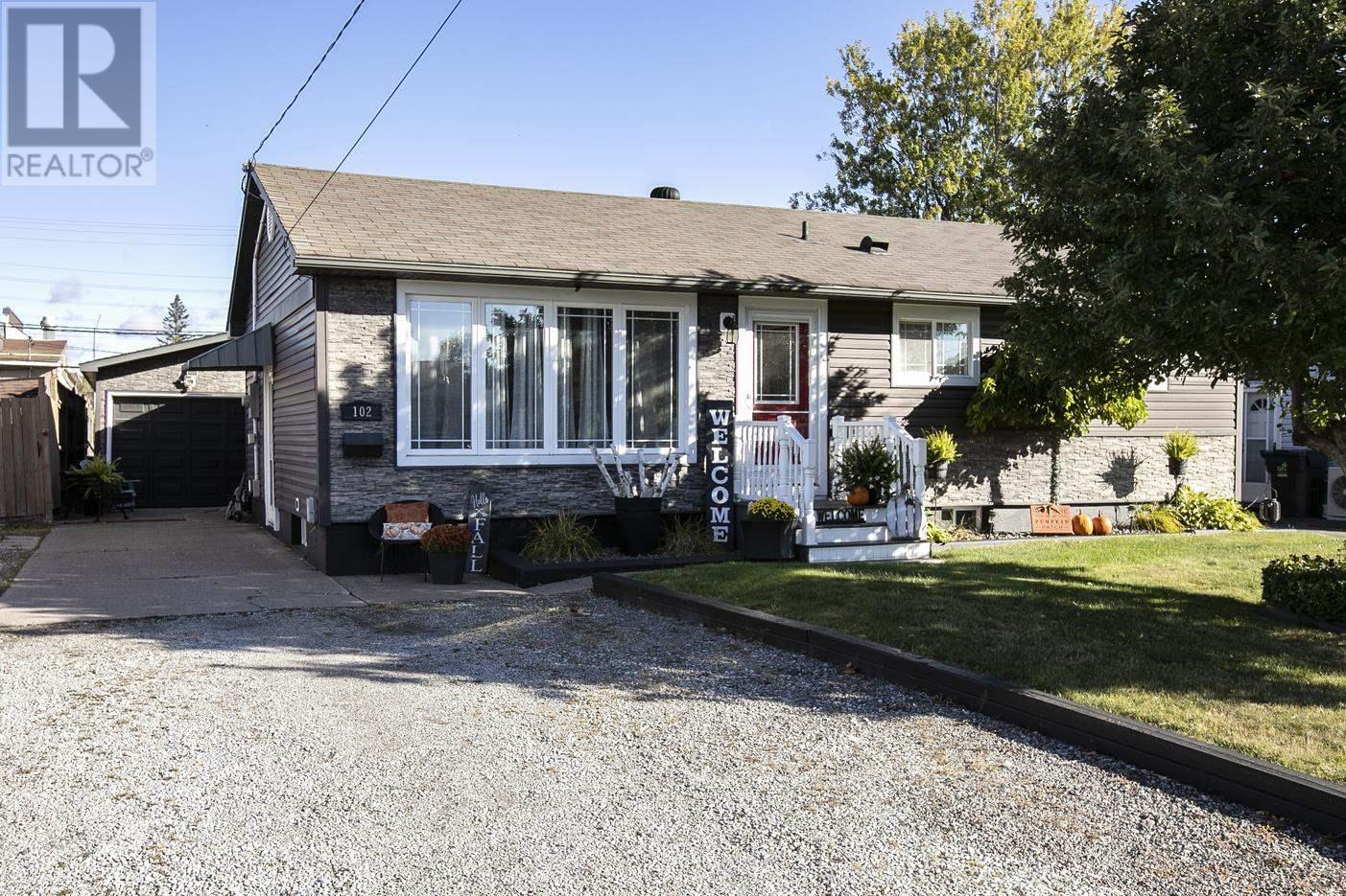 102 Laura St
