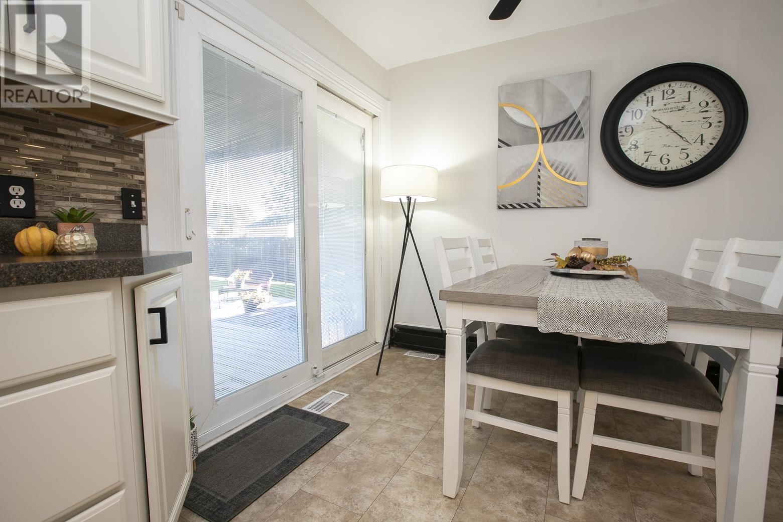 102 Laura ST - 15