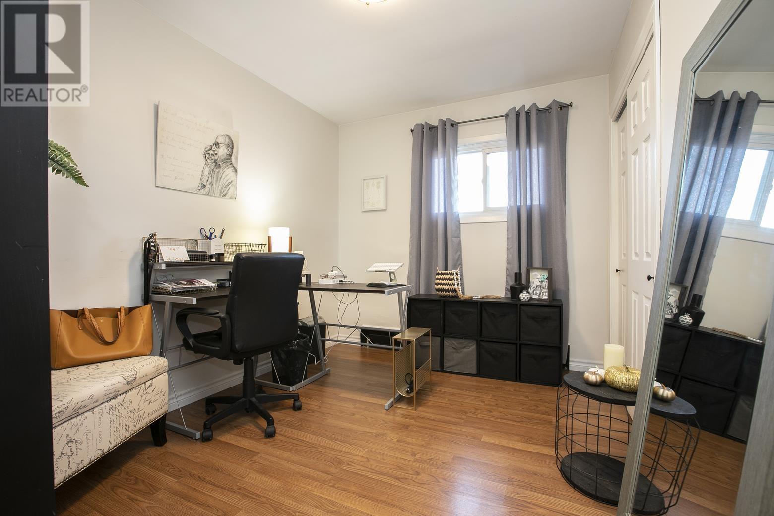 102 Laura ST - 25