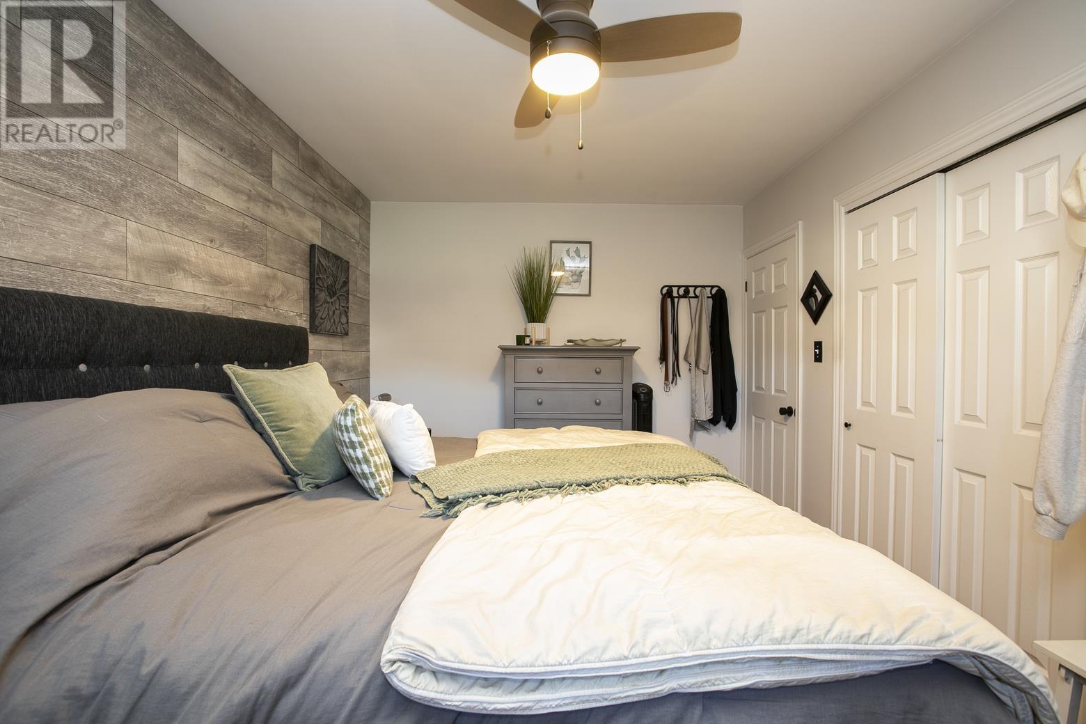102 Laura ST - 29