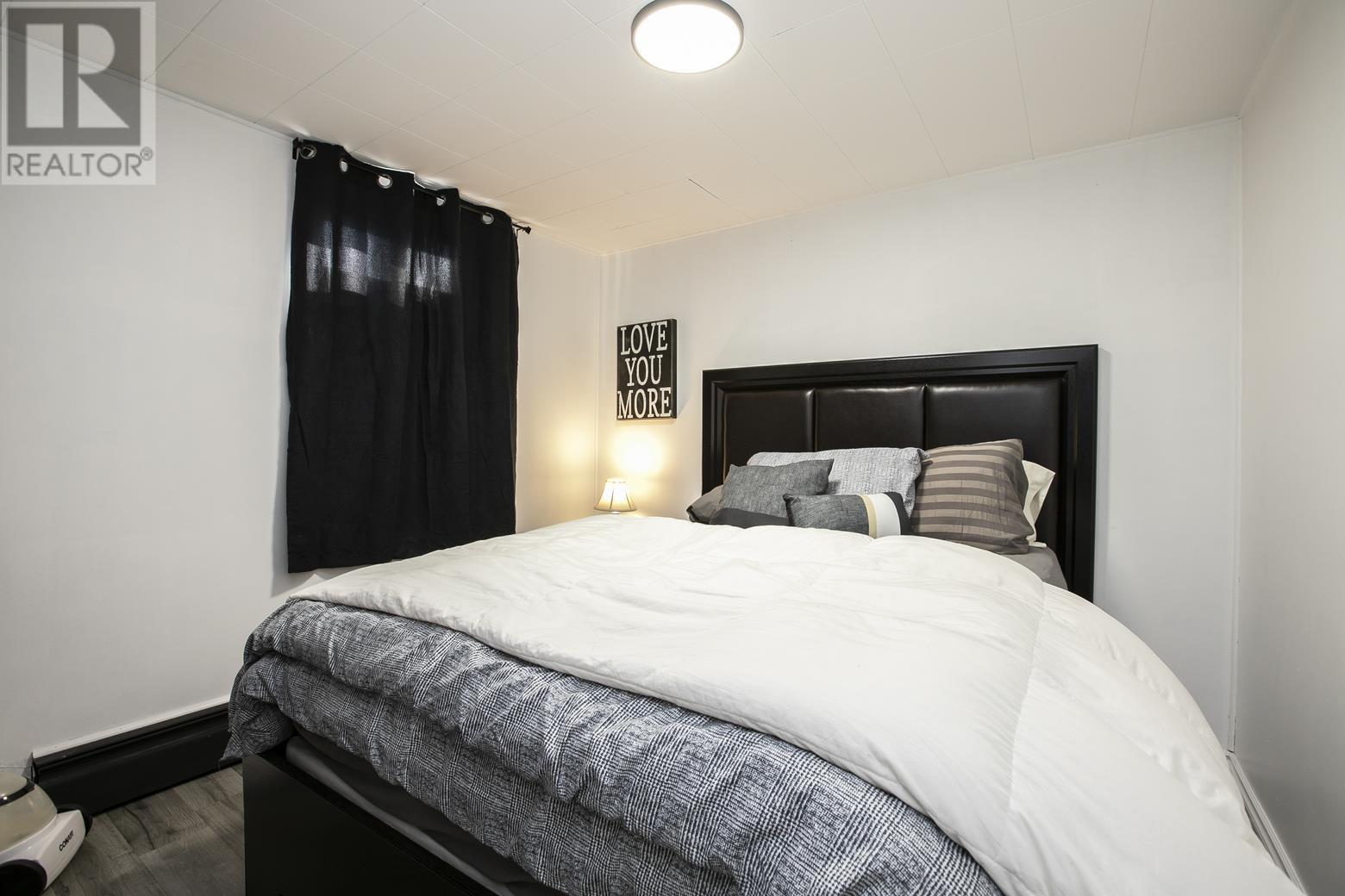 102 Laura ST - 37