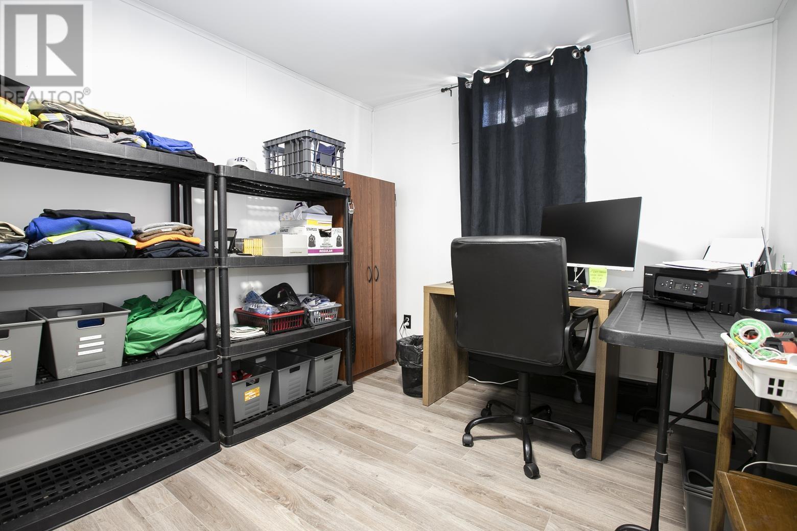 102 Laura ST - 39
