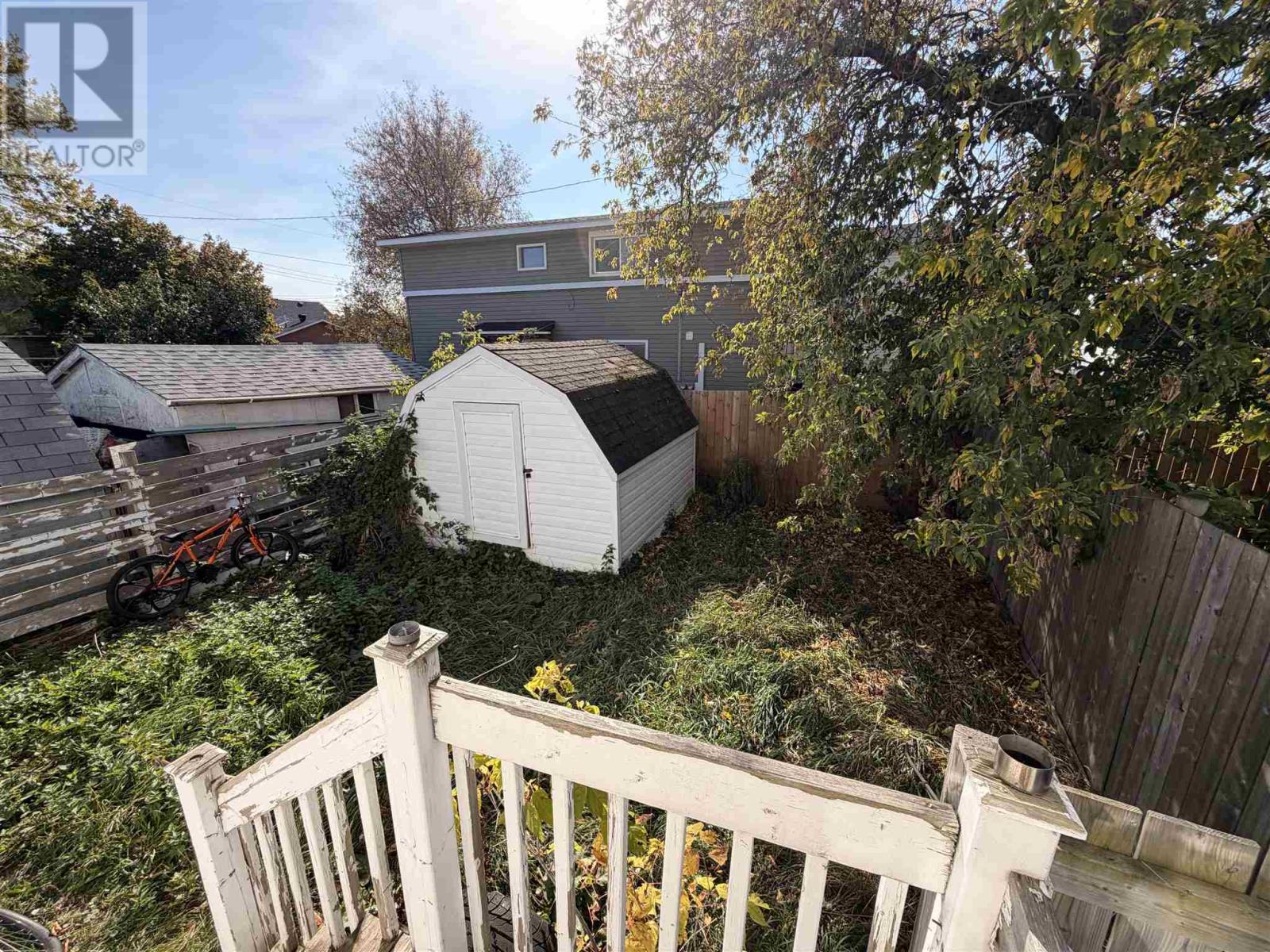 24 Pardee AVE - 4