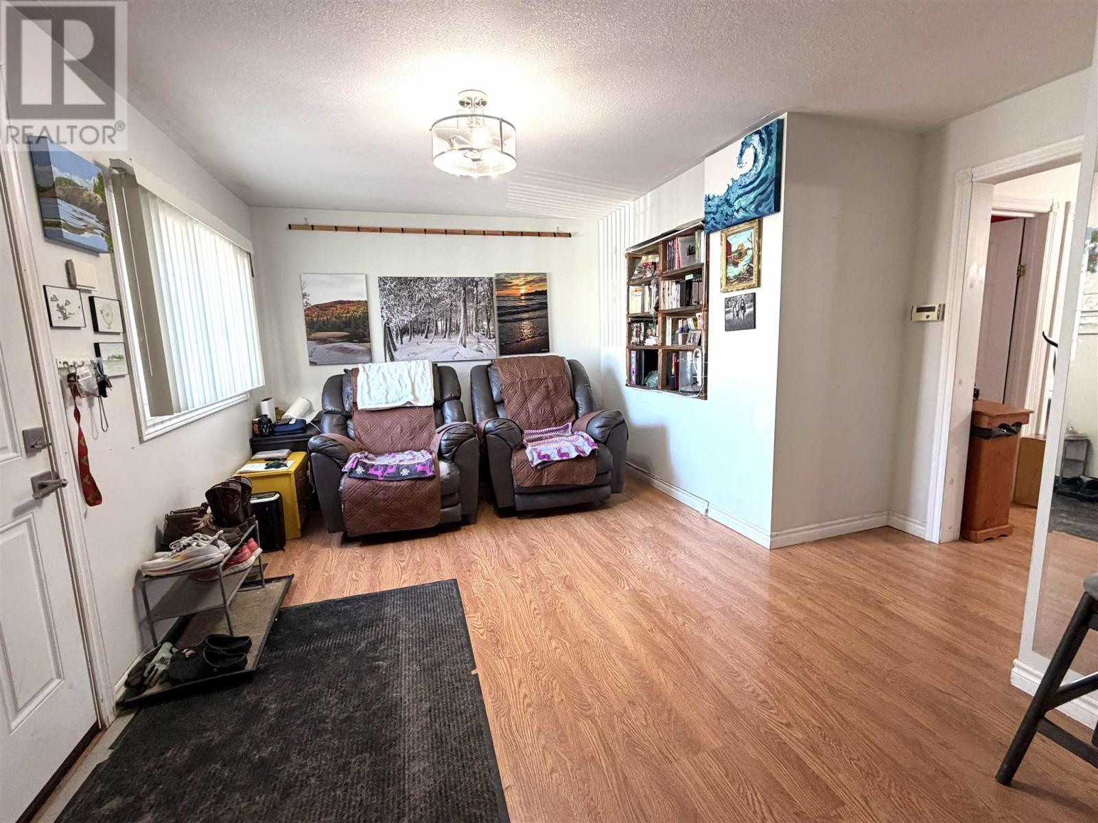 24 Pardee AVE - 9