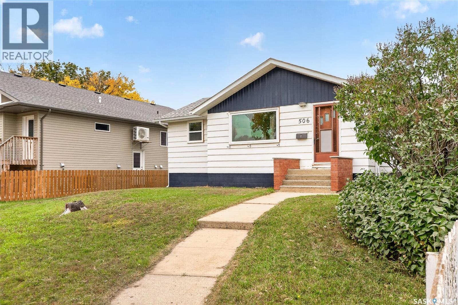 506 Lillooet STREET W - 2